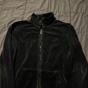 Puma zip up sweater, worn 2 time, great condition, soft material, originally$50
